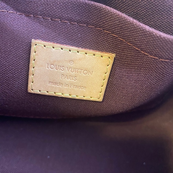 ❌❌SOLD❌❌ Louis monogram favorite crossbody - Picture 11 of 16